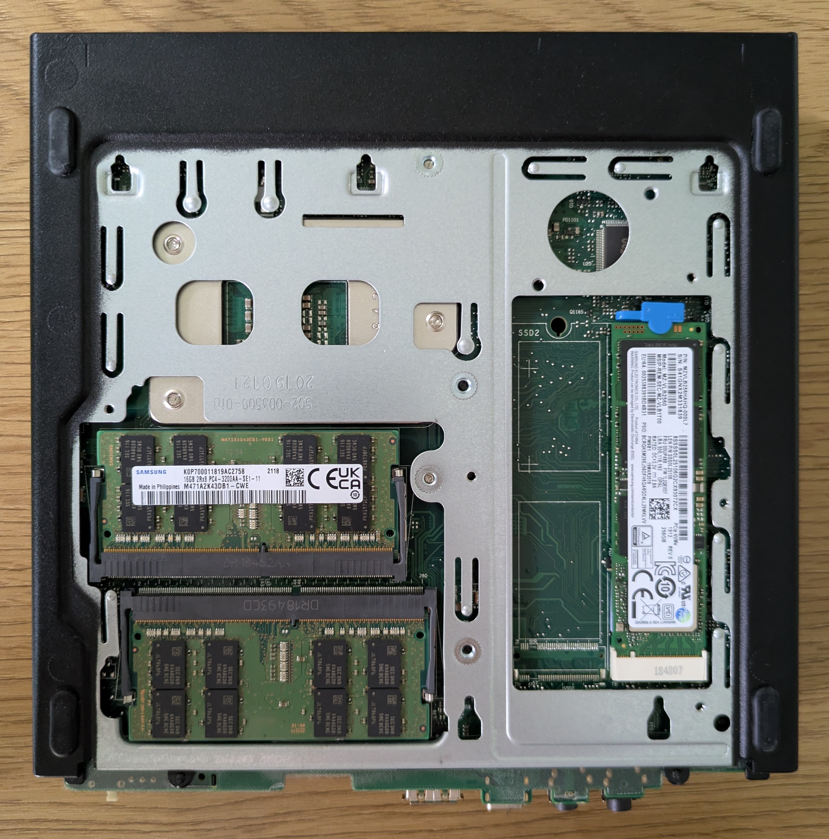 NVMe and RAM compartment