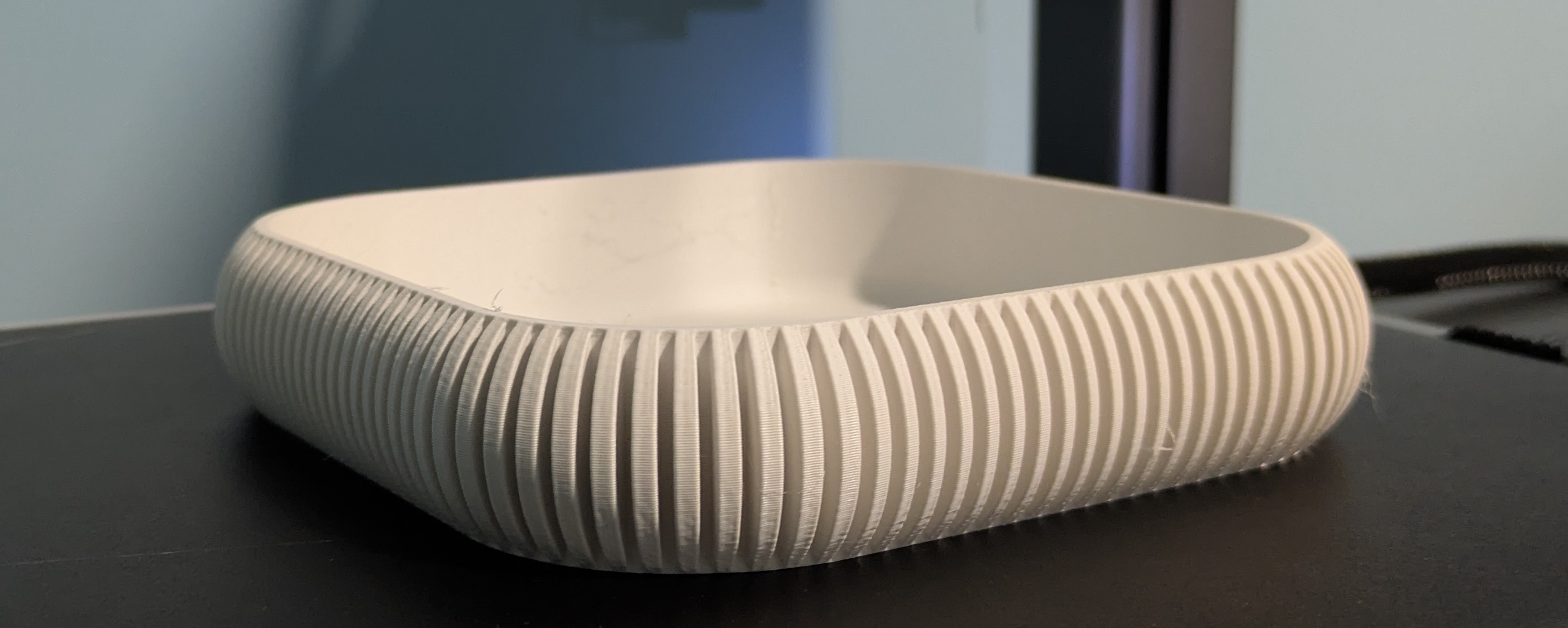 Catchall tray for entryway